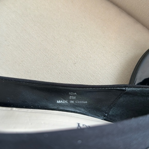 Ellen Tracy Black Open-Toe Wedges SIZE 8 - Picture 10 of 12